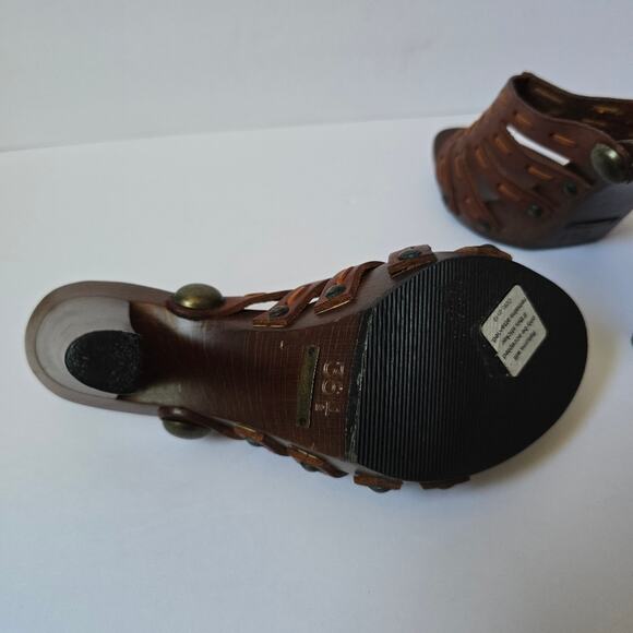 Dolce & Gabbana Wooden Heels Size 36 1/2 (US size 6) Small Flaw see Description - Picture 9 of 13